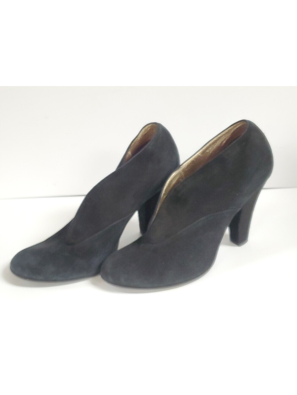 MARC JACOBS Suede Black Booties Heels Made In Italy Sz 38 Euro (US 7) Excellent